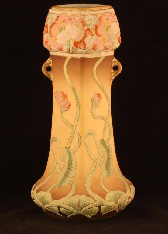 NIPPON Coralene Vase: 12" tall. Mark #242, plate # 3170. Fifth series. Mint cond.
