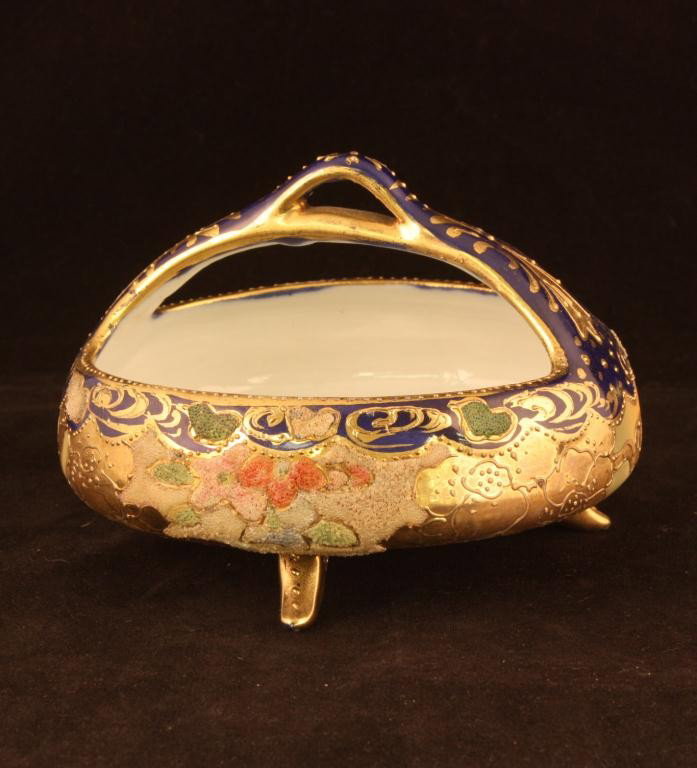 NIPPON Coralene Candy Dish: 4 3/4" wide. Mark 242, plate 3239, fifth series. Excellent condition . Nice cobalt and gold decoration