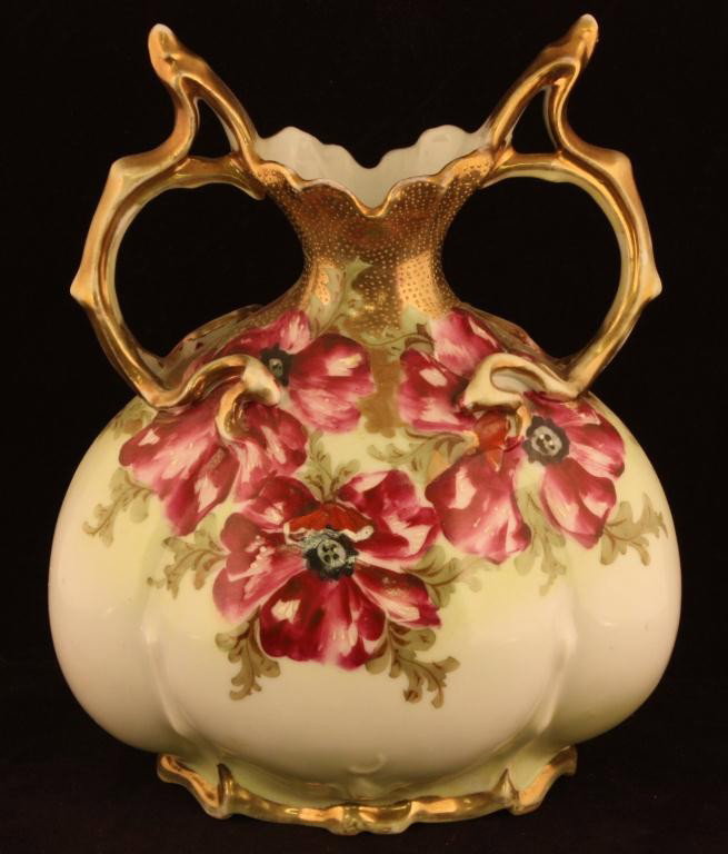 NIPPON Floral Vase with Trig Handles: 9" tall to top of handles. Covered in deep red pansies. Mark 89. Excellent cond. w/ gold loss to handles and rim.