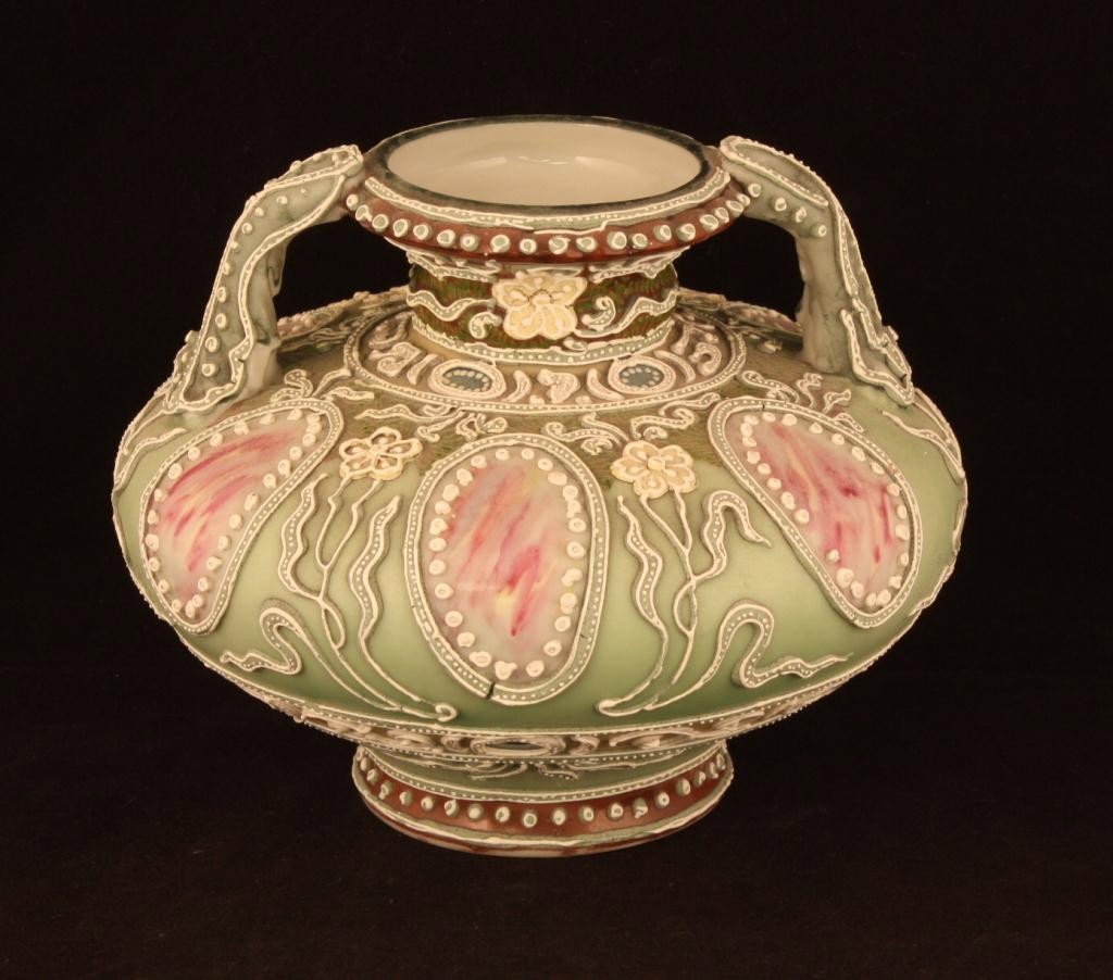 NIPPON Moriage Bulbous Vase: 5" tall with 6 red & white windows. Unmarked. Excellent condition. Missing 4-5 beads.