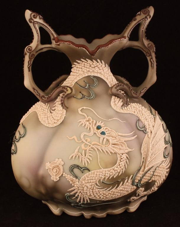 NIPPON Moriage Traditional Dragon Vase: 7.25". Mark 52. Excellent condition. Teal eyes, off-white tongue.