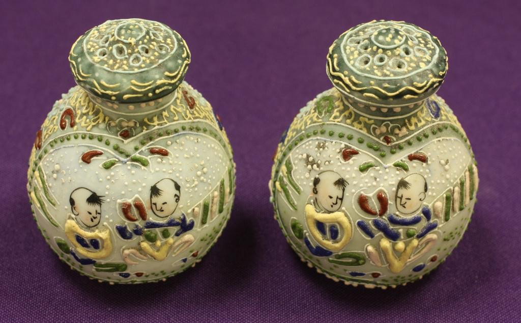 NIPPON Enamel Salt and Pepper Shakers: Excellent condition, Cork missing, Unmarked.
