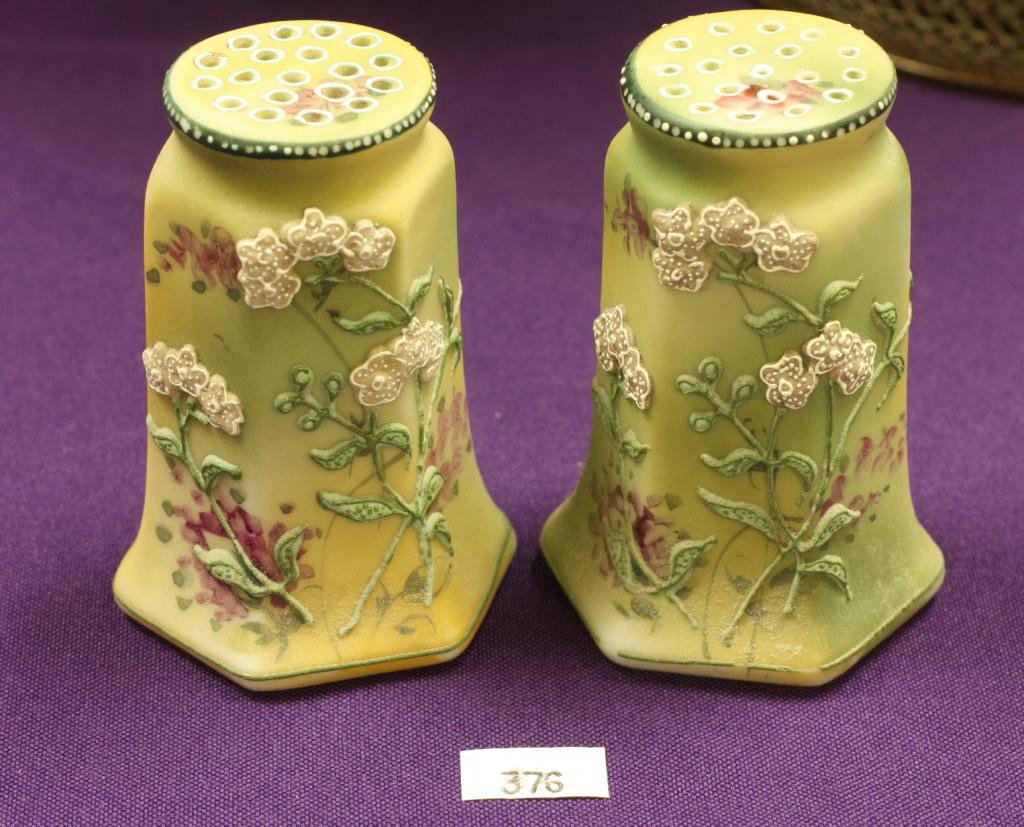 NIPPON Moriage Salt and Pepper Shakers: Excellent condition, Cork missing, Unmarked.