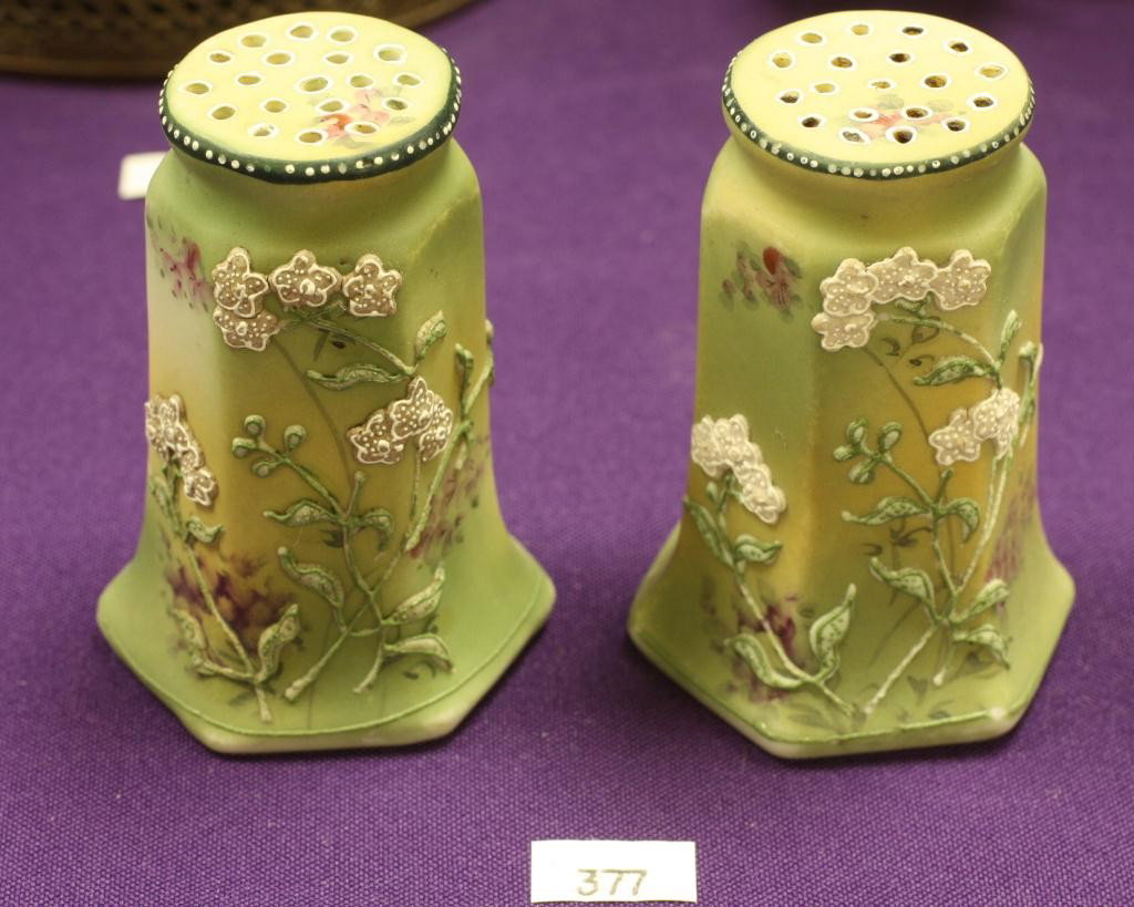 NIPPON Moriage Salt and Pepper Shakers: Excellent condition, Cork missing, Unmarked.