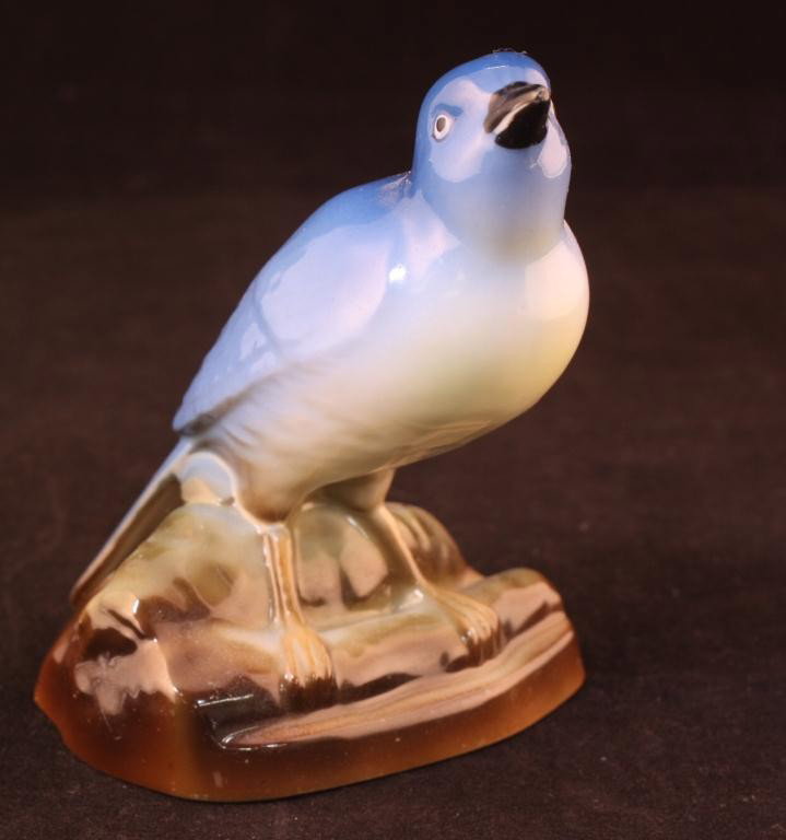NIPPON Figural Bird: 4.5" tall, minor wear on back