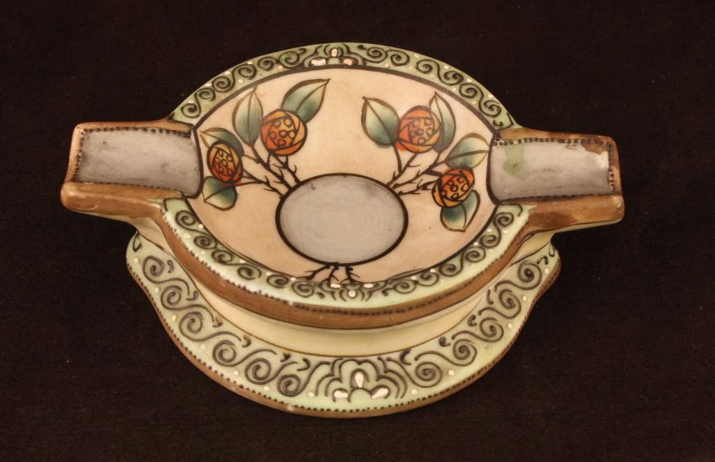 NIPPON Moriage Ashtray: 3 1/4" diameter. Floral Pattern, Excellent condition , Mark 47.
