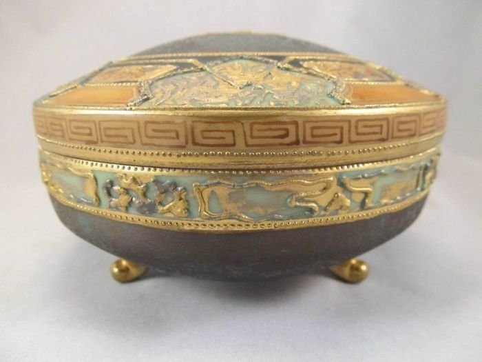 Scarce Antique Nippon Moriage Footed Dresser Box (1 of 6)