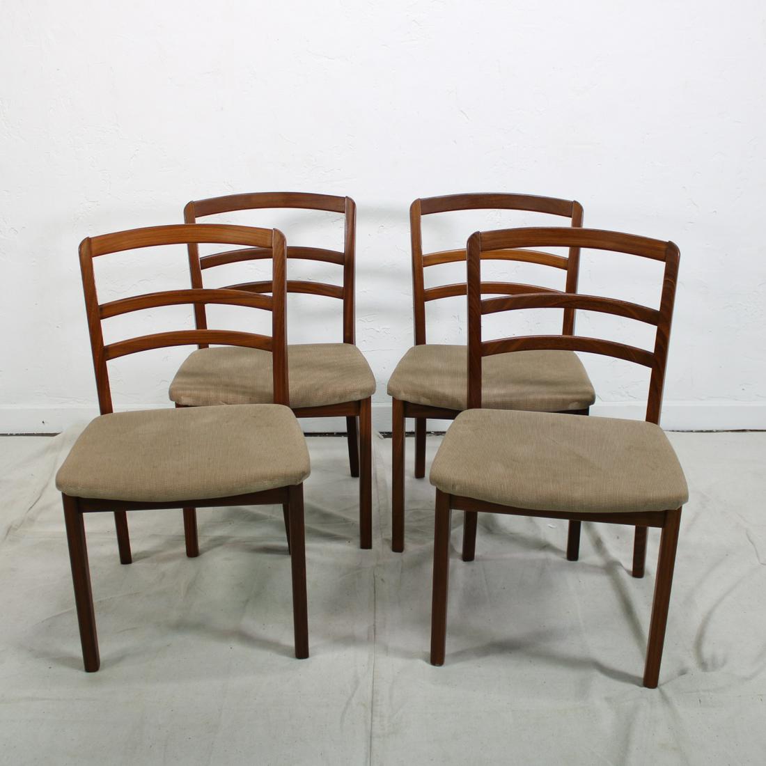 Set of 4 dining chairs by Gplan (1 of 3)