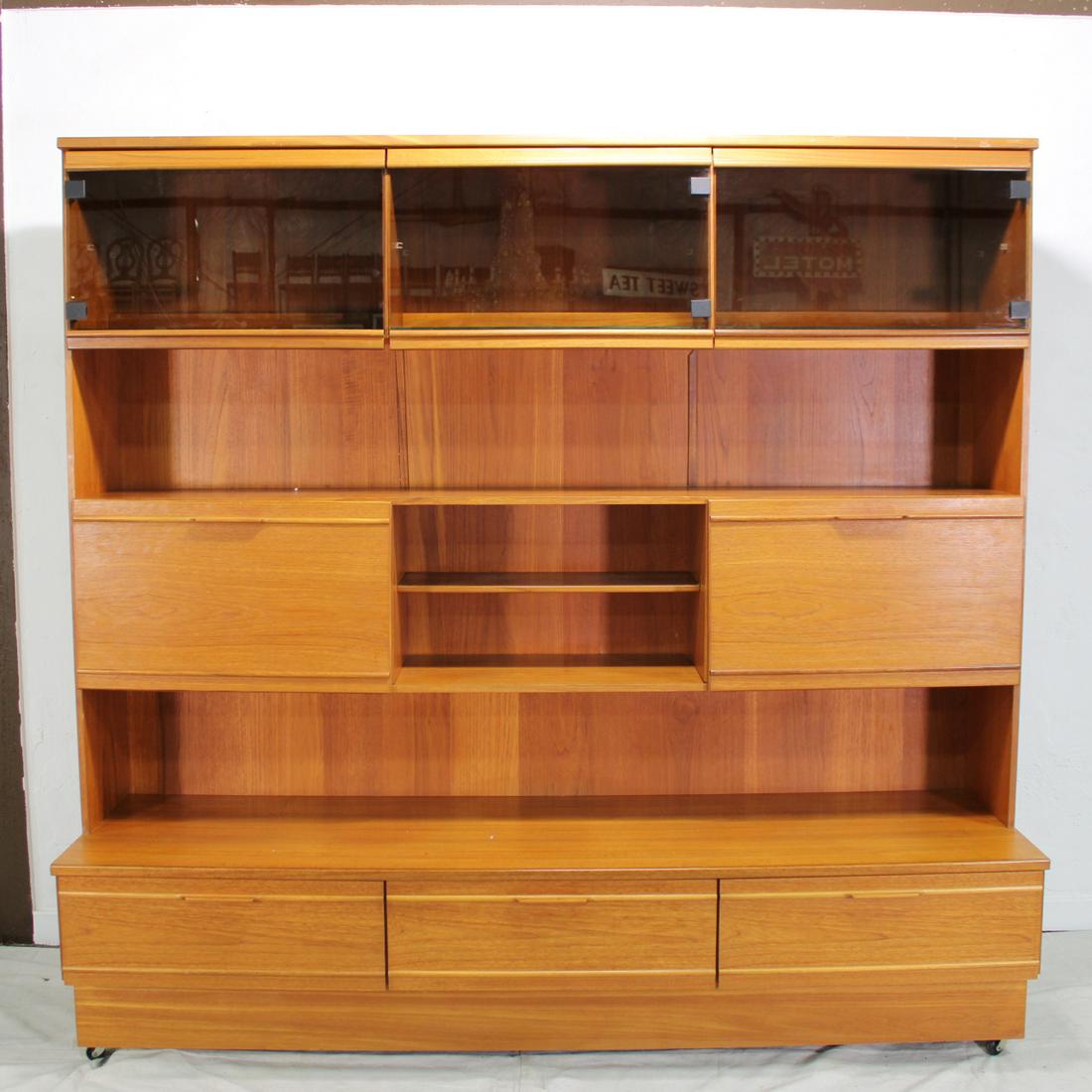 Mid Century Modern Wall Unit (1 of 6)