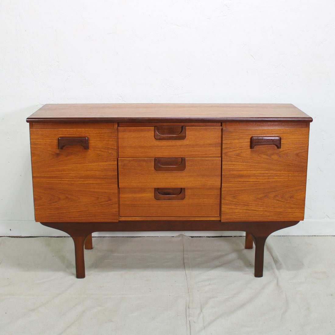 Mid Century Modern Sideboard (1 of 4)