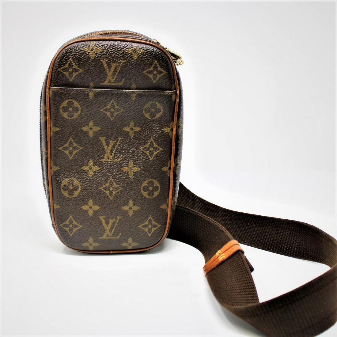 Louis Vuitton Pochette Gange (1 of 3)