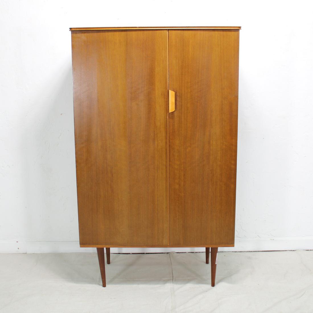 Mid Century Modern Fitted Robe (1 of 4)