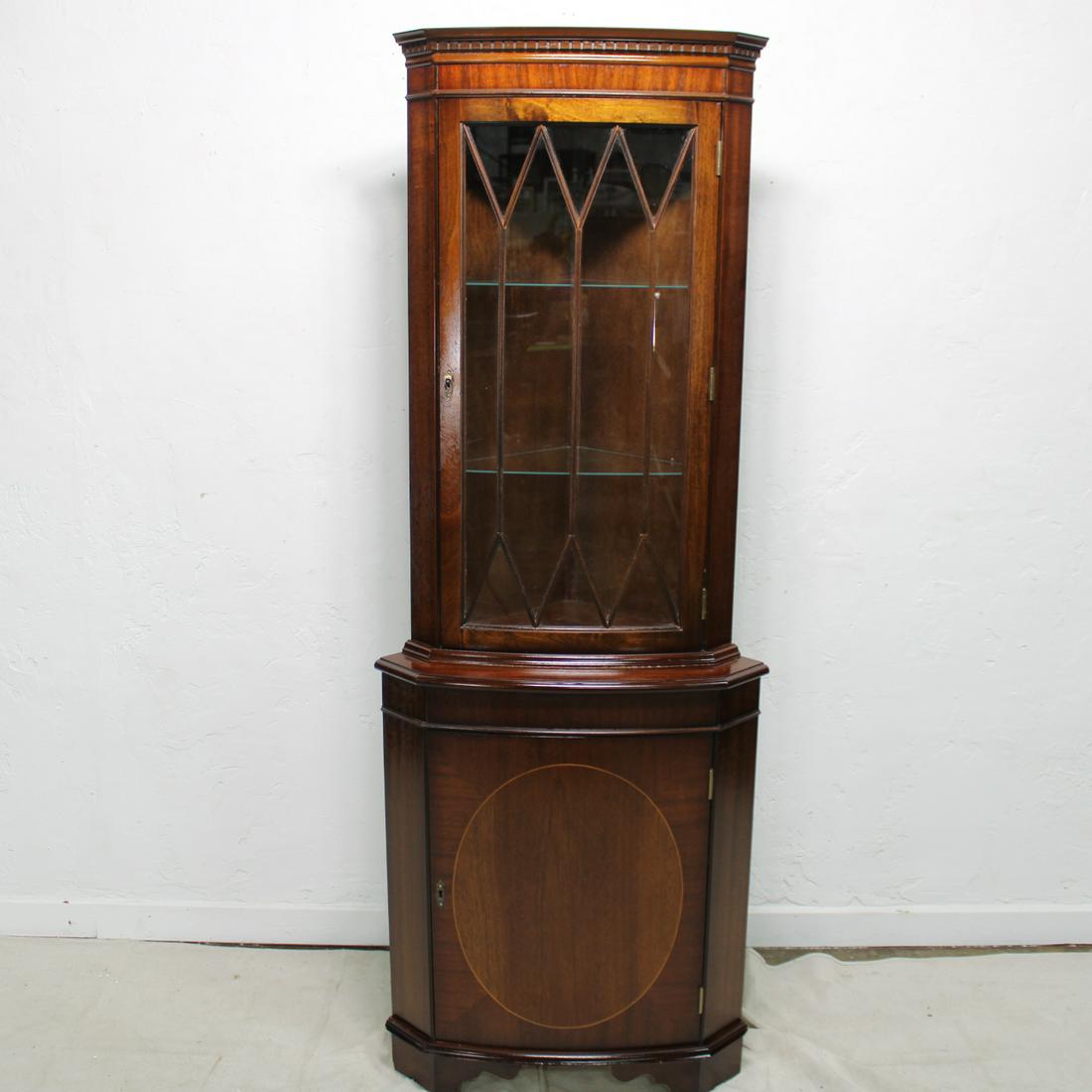Georgian Style Corner Cabinet #2 (1 of 2)