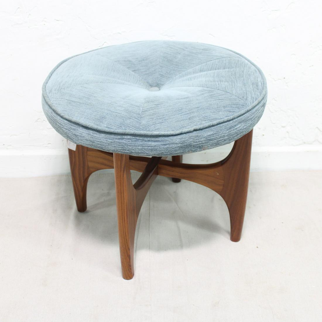 Mid Century Modern G-Plan Fresco Stool: This Danish Modern Style footstool is British and made by Mid Century Modern Furniture Maker G Plan ( Gplan ), Part of their Fresco Series. 18 tall x 20