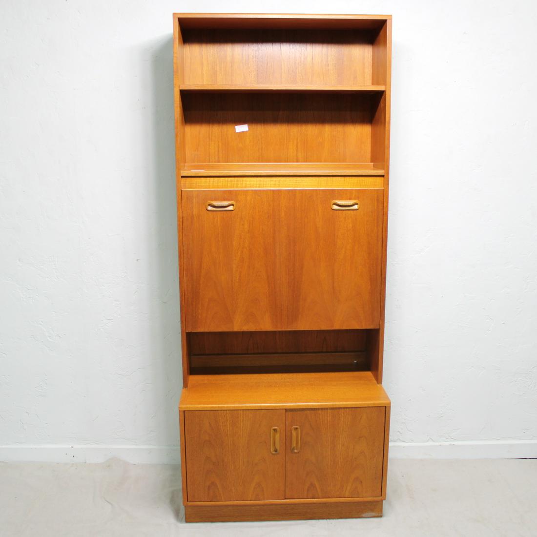 Mid Century Modern G-Plan Fresco Bookcase / Wall Unit: This Danish Modern Style teak book case is British and made by Mid Century Modern Furniture Maker G Plan ( Gplan ), Part of their Fresco Series. 79 tall x 33 wide x 19 deep - Matches lot 24 & 26