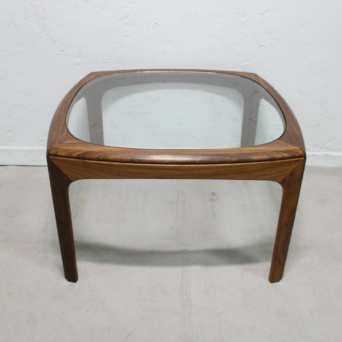Mid Century Modern Coffee Table by G-plan with Glass: This Danish Modern Style coffee table is British and made by Mid Century Modern Furniture Maker G Plan ( Gplan ), 19 tall x 30 x 30