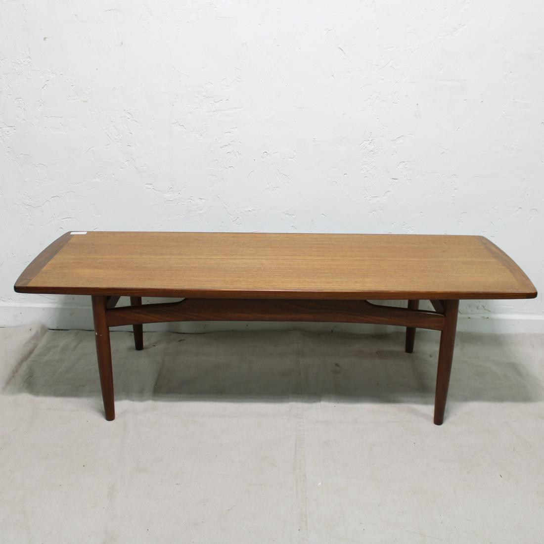 Mid Century Modern Coffee Table by G-plan: This Danish Modern Style coffee table is British and made by Mid Century Modern Furniture Maker G Plan ( Gplan ), part of their Scandinavian range , 16 tall x 55 x 20
