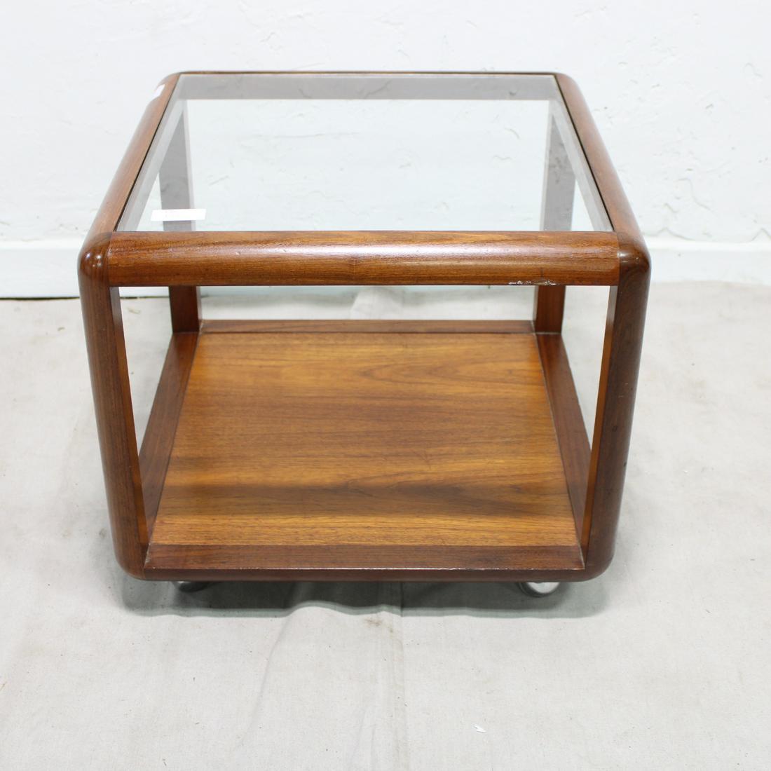 Mid Century Modern Rolling Cube Coffee Table by G-plan: This Danish Modern Style coffee table is British and made by Mid Century Modern Furniture Maker G Plan ( Gplan ), 19 tall x 22 x 22