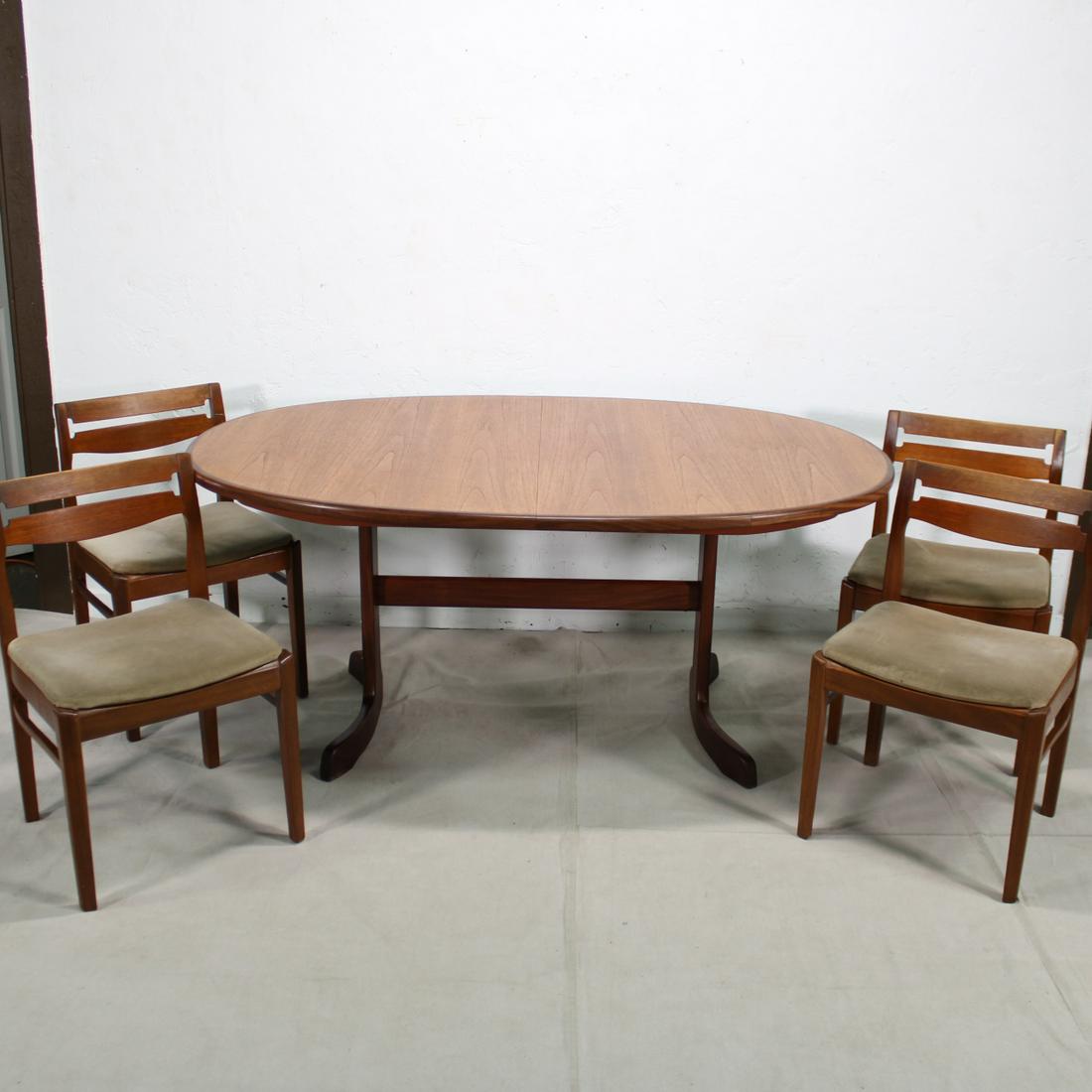 Mid Century Oval G-Plan Table & 4 British Chairs (1 of 7)