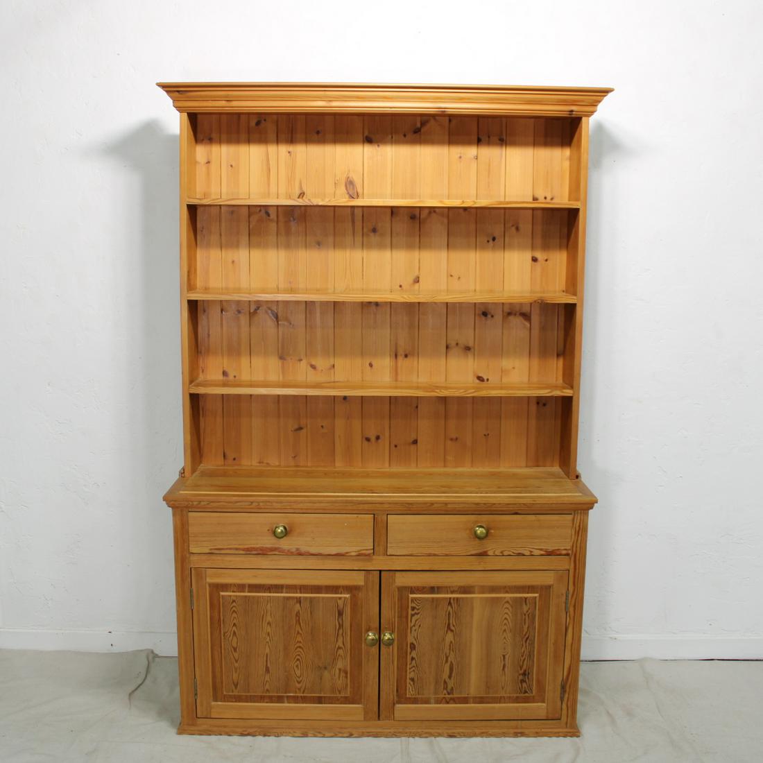 Pine Welch Dresser with Plate Rack (1 of 3)