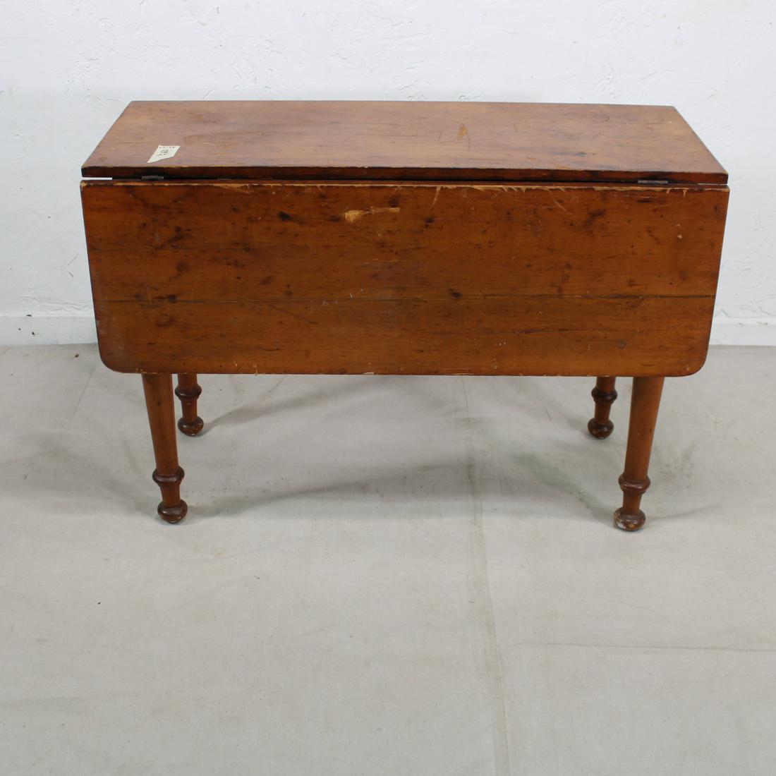 Farm House Style Drop Leaf Table with Turned Legs (1 of 7)
