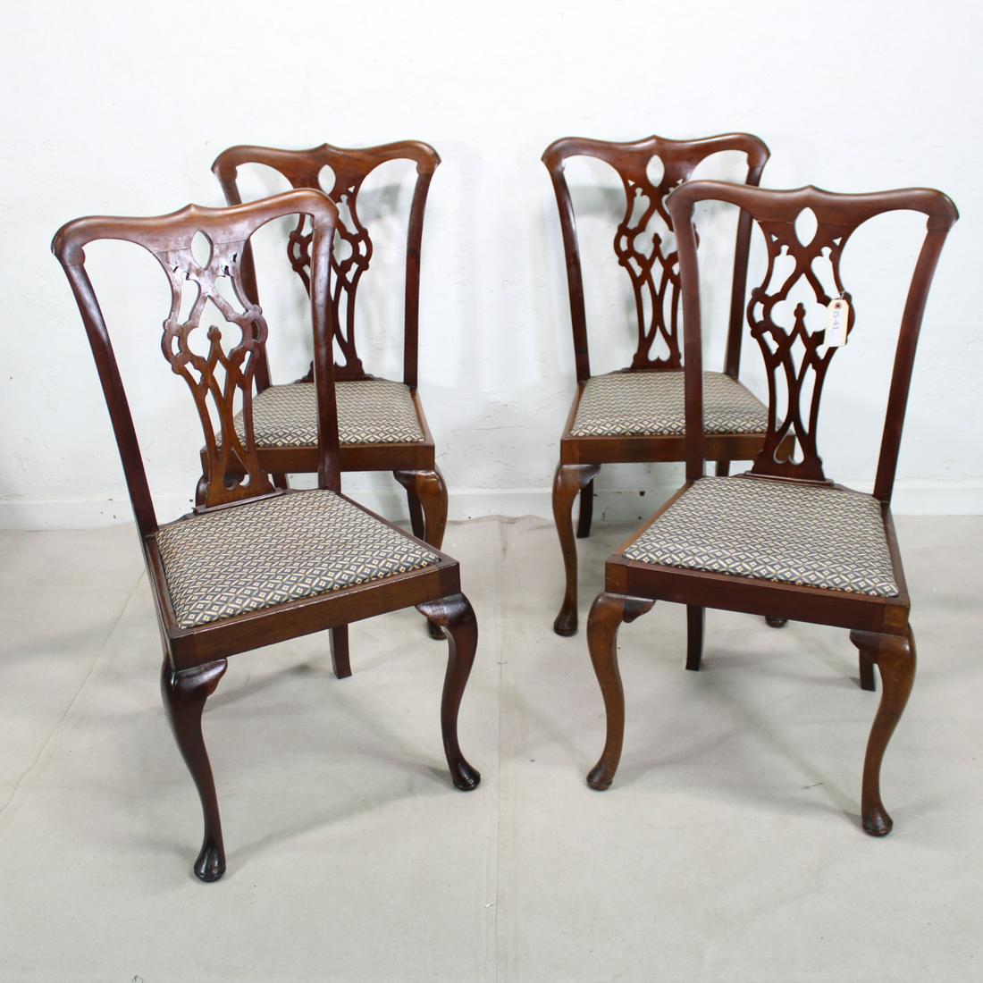 4 Queen Ann Leg Chairs: 4 Queen Ann Leg Chairs - 39 tall x 21 x 20