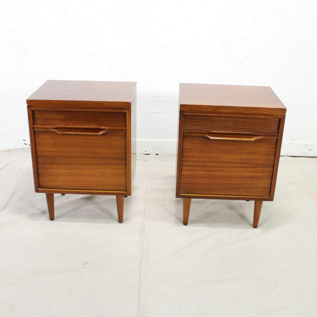 Pair of Mid Century Modern Night Stands (1 of 5)