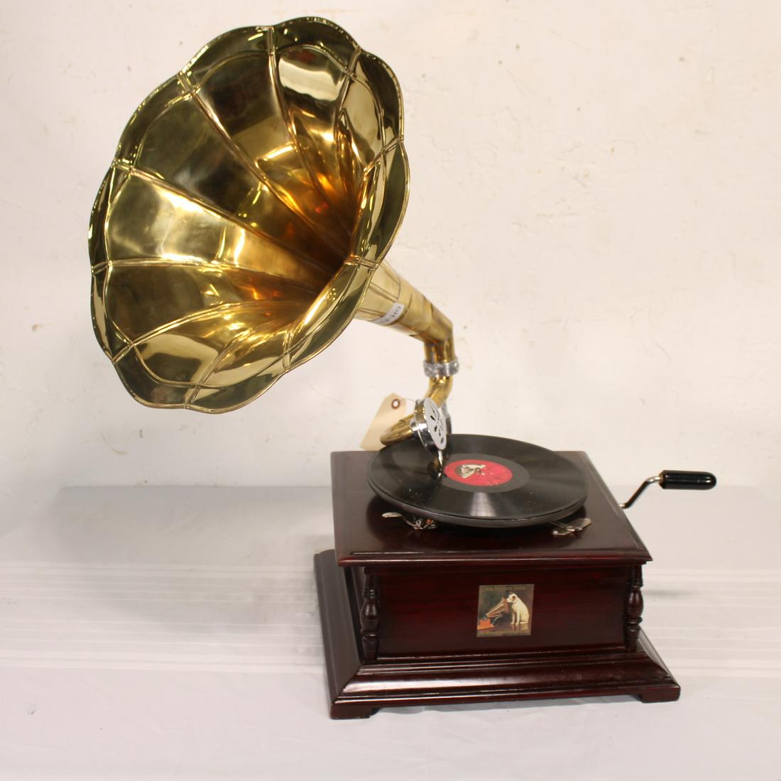 RCA - Victrola / Gramophone (1 of 5)