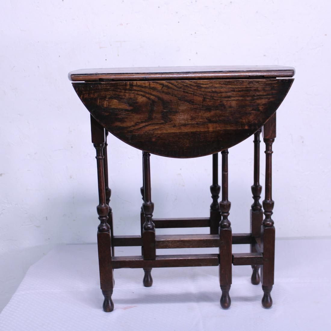 Small Scale Oak Drop Leaf Table from England (1 of 5)