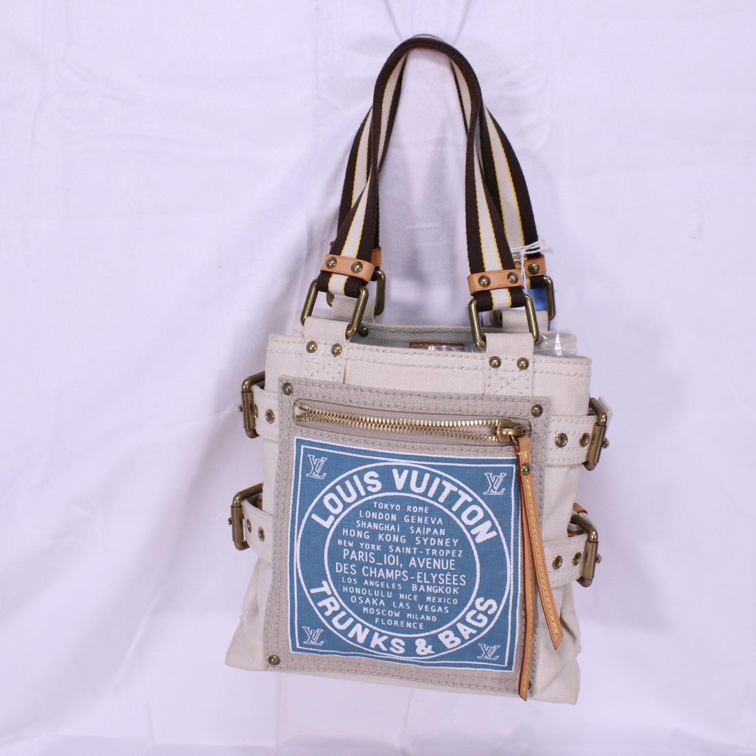 Louis Vuitton Globe Shopper PM in Woven Canvas: Genuine Pre-Owned Louis Vuitton Globe Shopper PM in Light Beige/Blue Woven Canvas in AA condition. Date Code is MI1005. Measurements: 24*24*6cm (Length * Height * Width). This lot includes a certifica