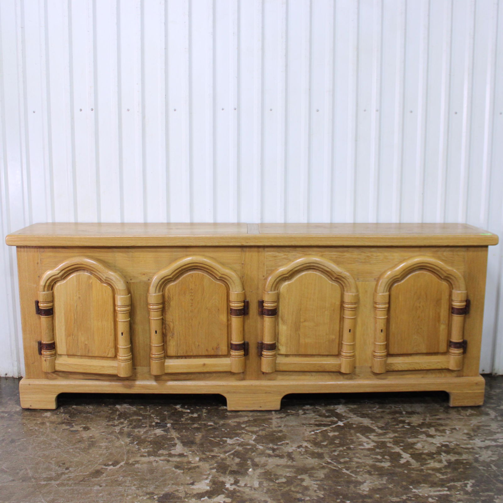 Large Ranch Oak Sideboard (1 of 6)