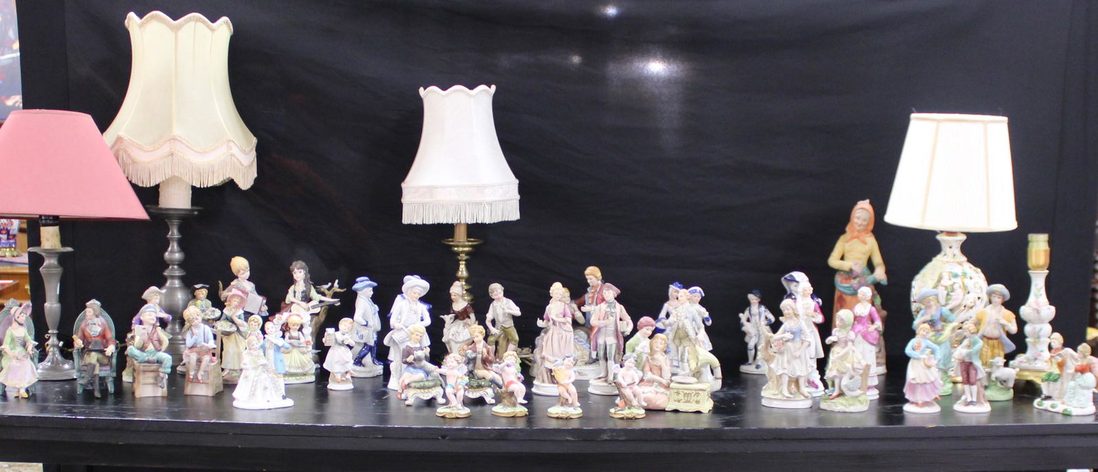 Collection of Capodimonte, Figures & Lamps - Aprox 49 (1 of 9)