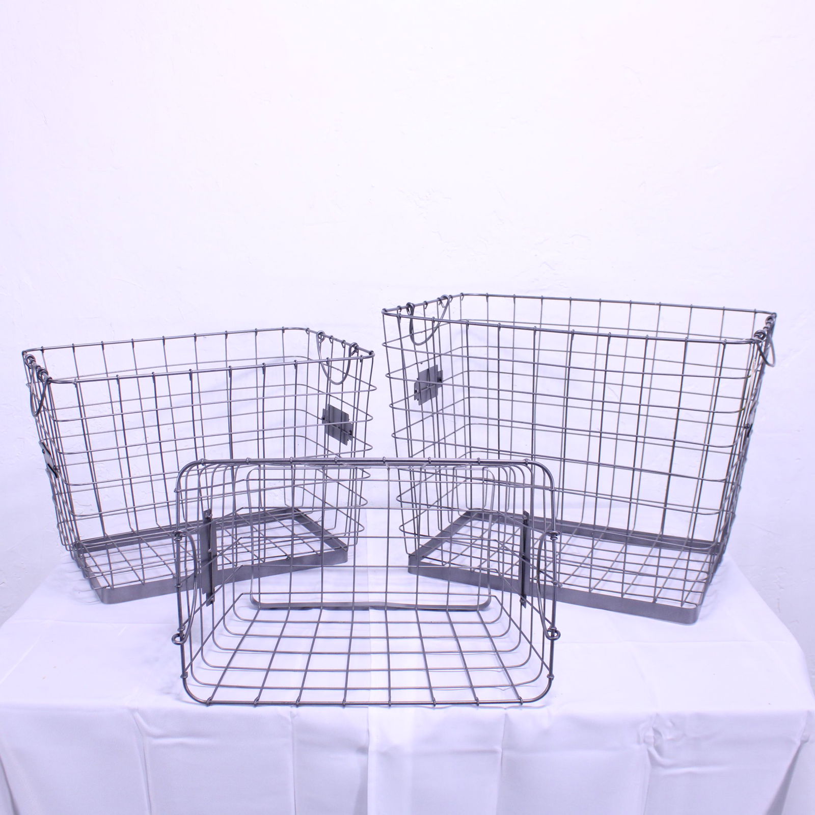 3 Graduated Size Wire Metal Baskets (1 of 4)