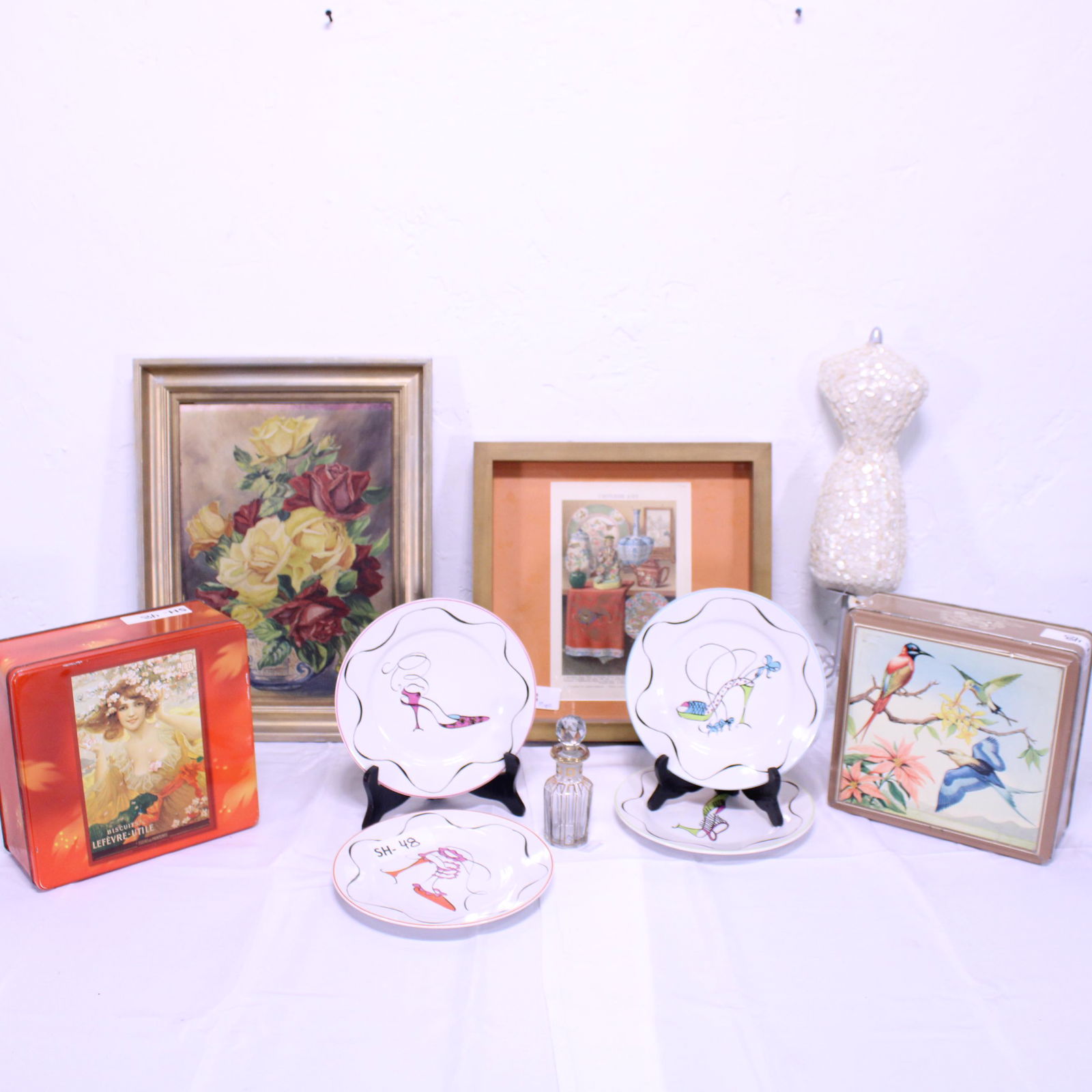 Mixed Lot Household Art, Plates, Tins ect. - 10 pcs (1 of 6)
