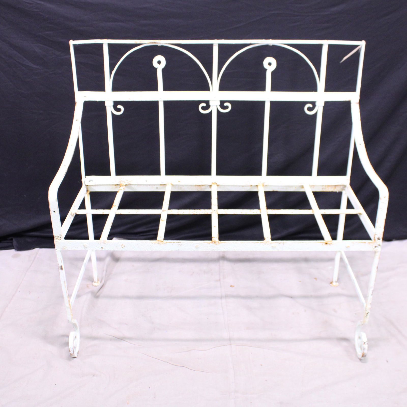 White / Green Metal Garden Bench (1 of 5)