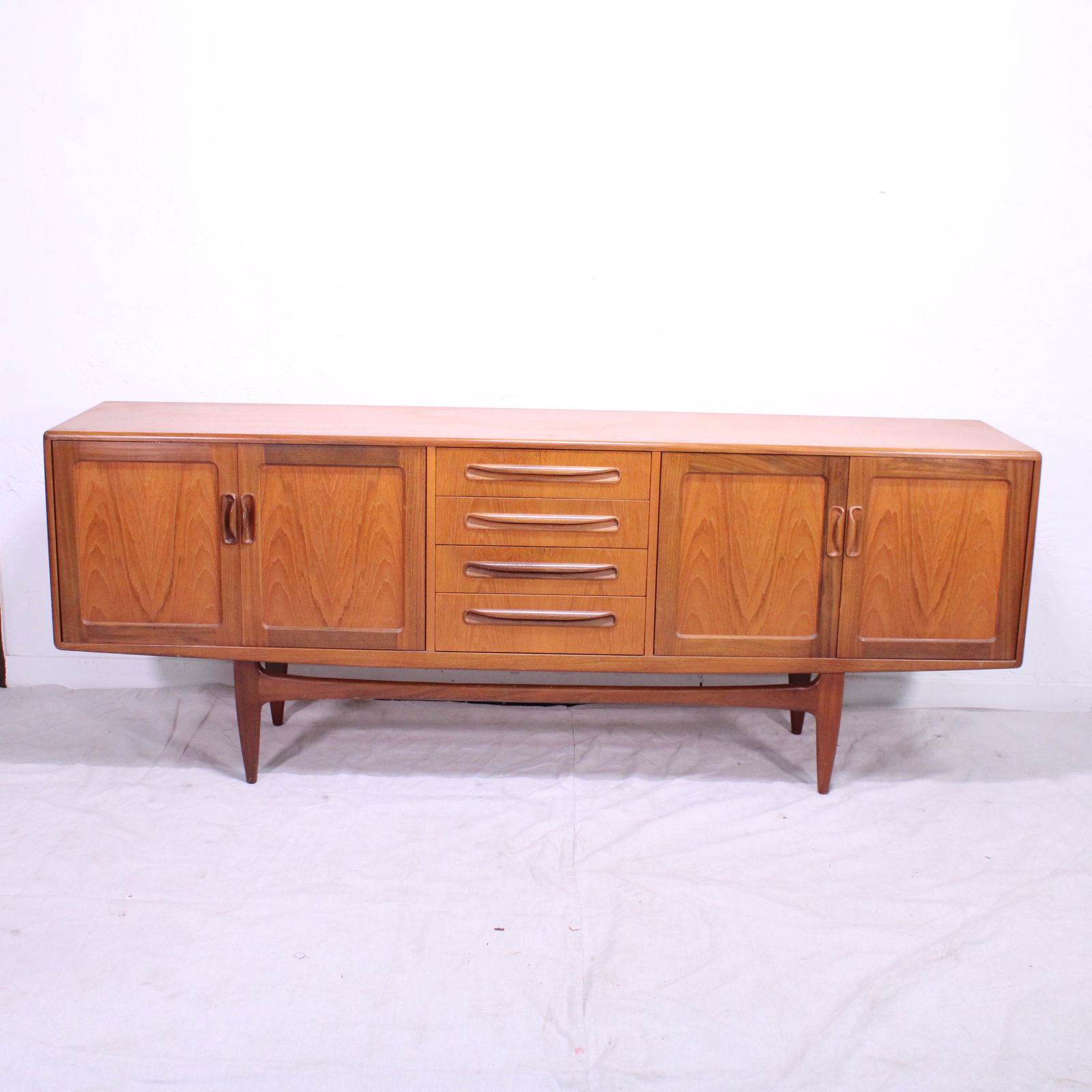 Mid Century Modern Teak Large  "Fresco" Sideboard By (1 of 9)