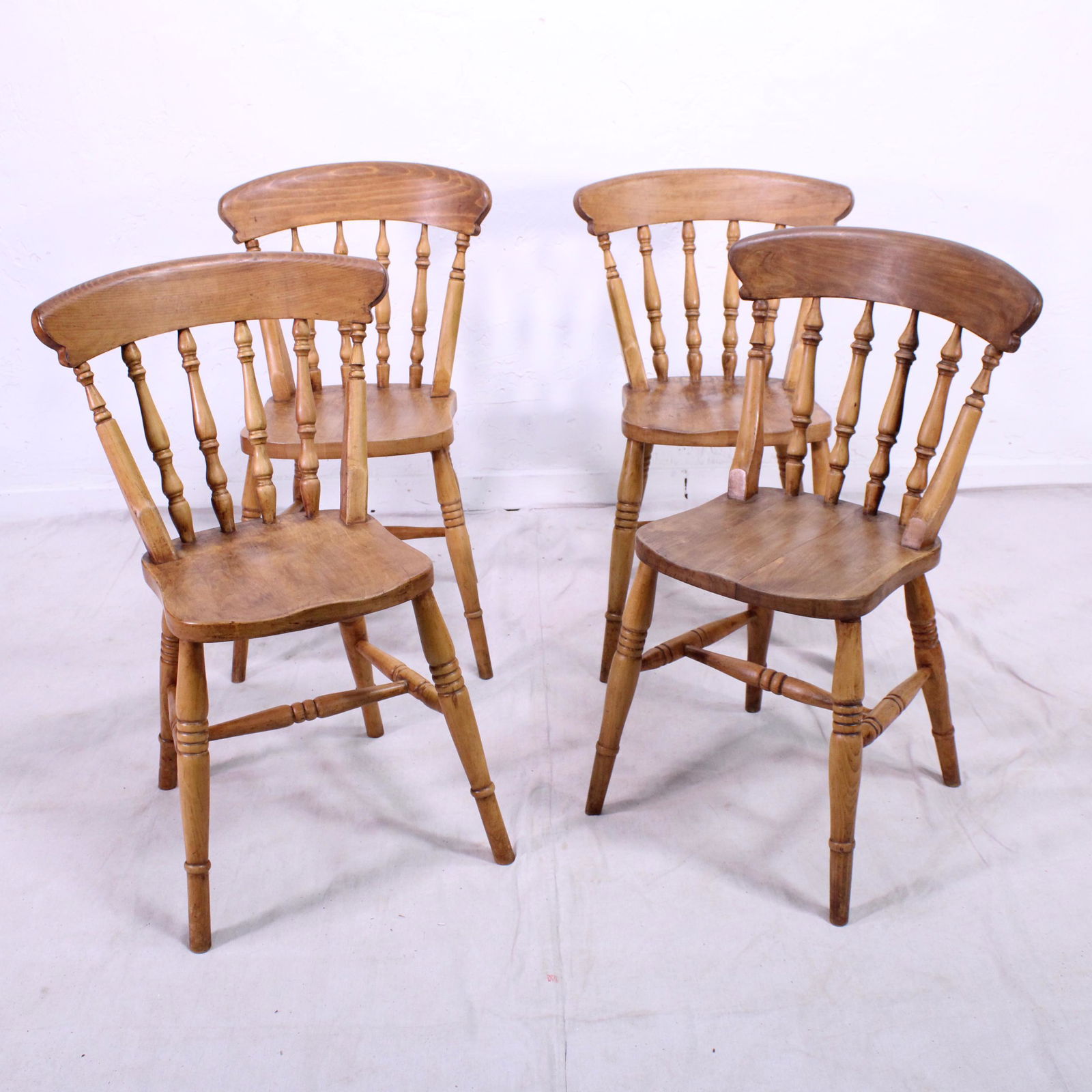 Set of 4 British Pine Farmhouse Chairs (1 of 5)