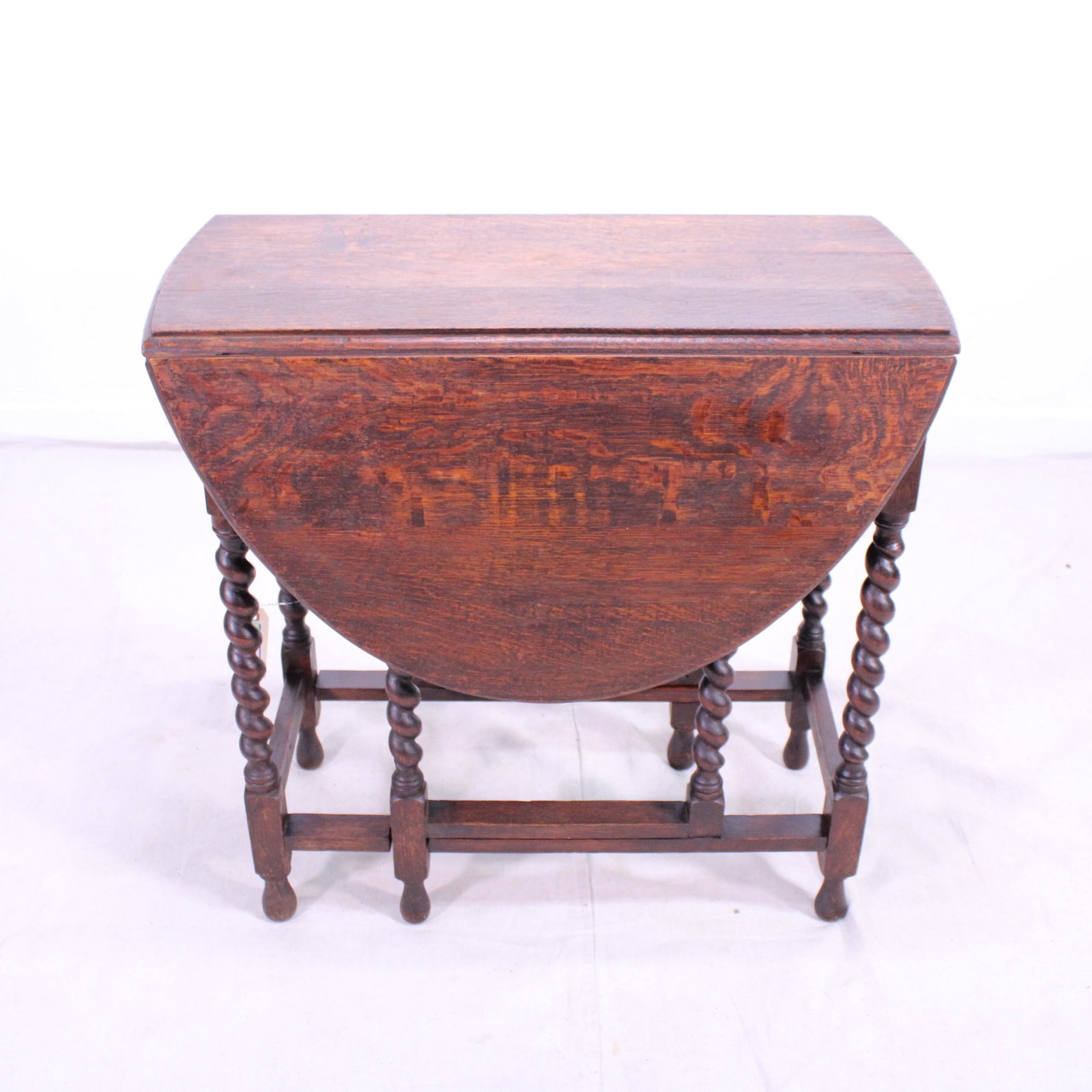 English Oak Barley Twist Drop Leaf Table: English Oak Barley Twist Drop Leaf Table - 29 in tall x 30 x 12 when closed (40 when opened)