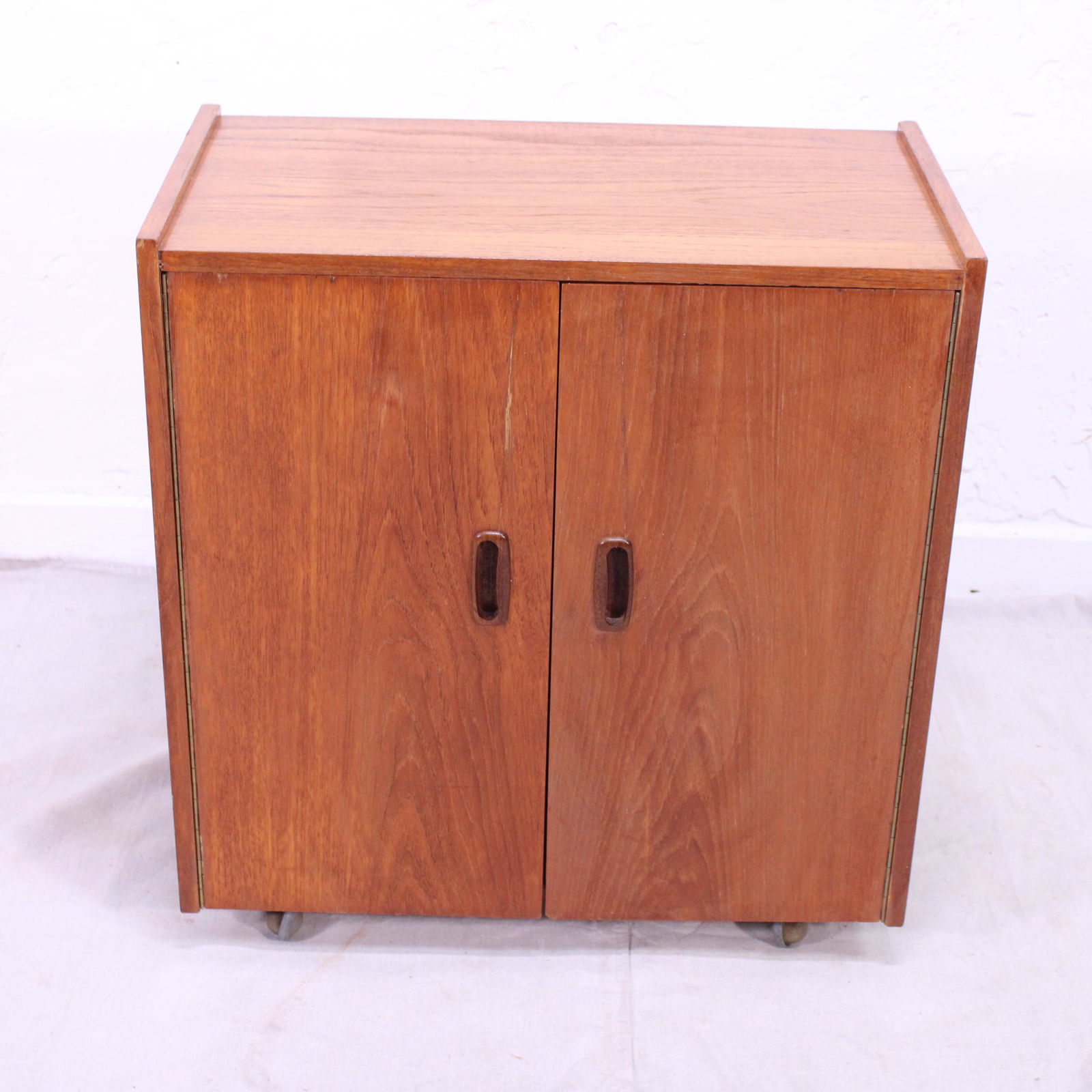 Rolling Mid Century Teak Record Cabinet (1 of 6)