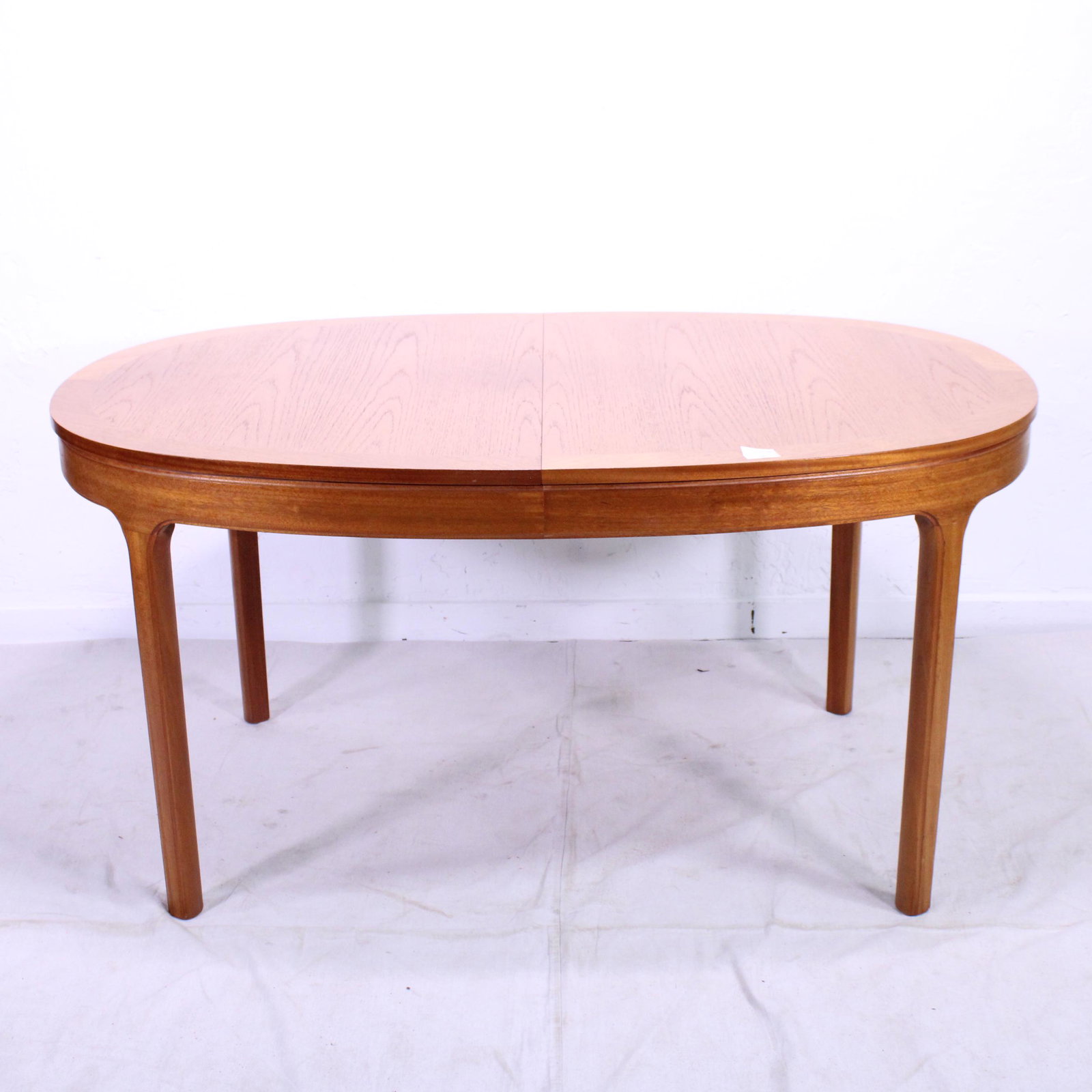 Mid - Century Oval Dinning Table by Parker Knoll (1 of 7)