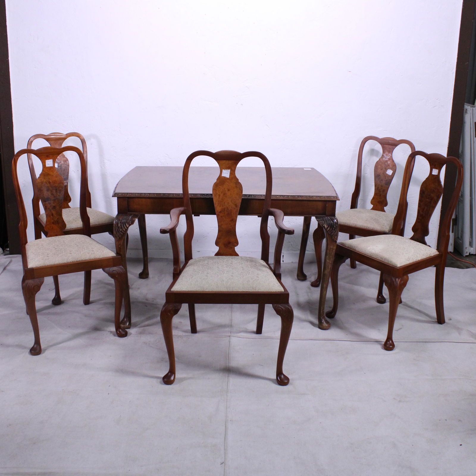 Walnut  Queen Ann Leg Dining Table - Carved Edge & 5 (1 of 6)