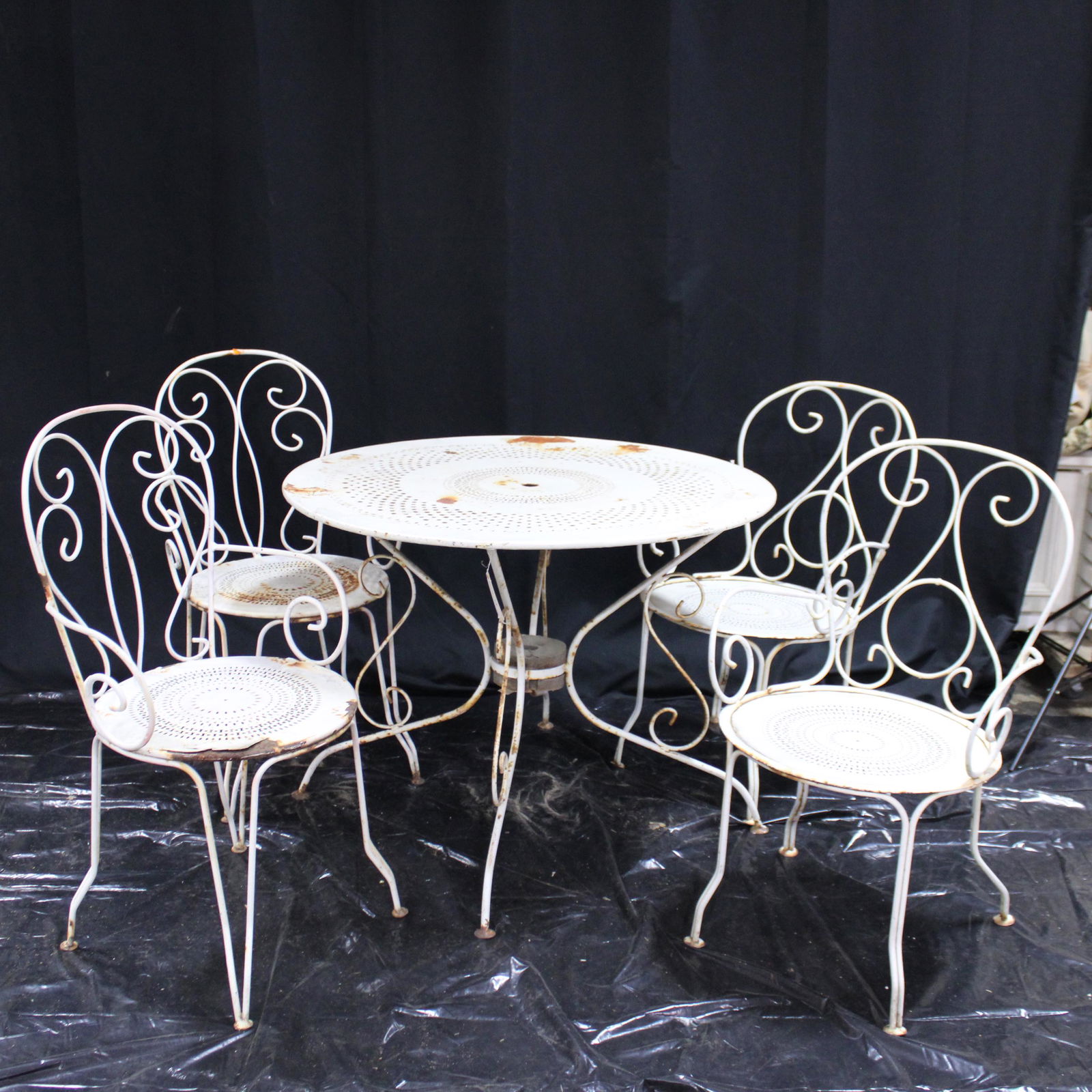 5pc White Metal Patio Table & 4 Chairs (1 of 6)