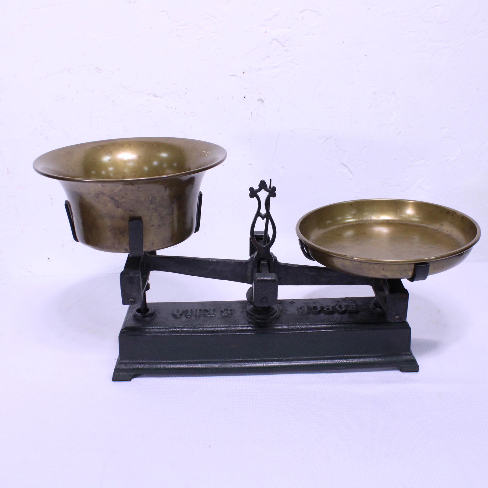 European Scale With Brass Pans - No Weights (1 of 5)
