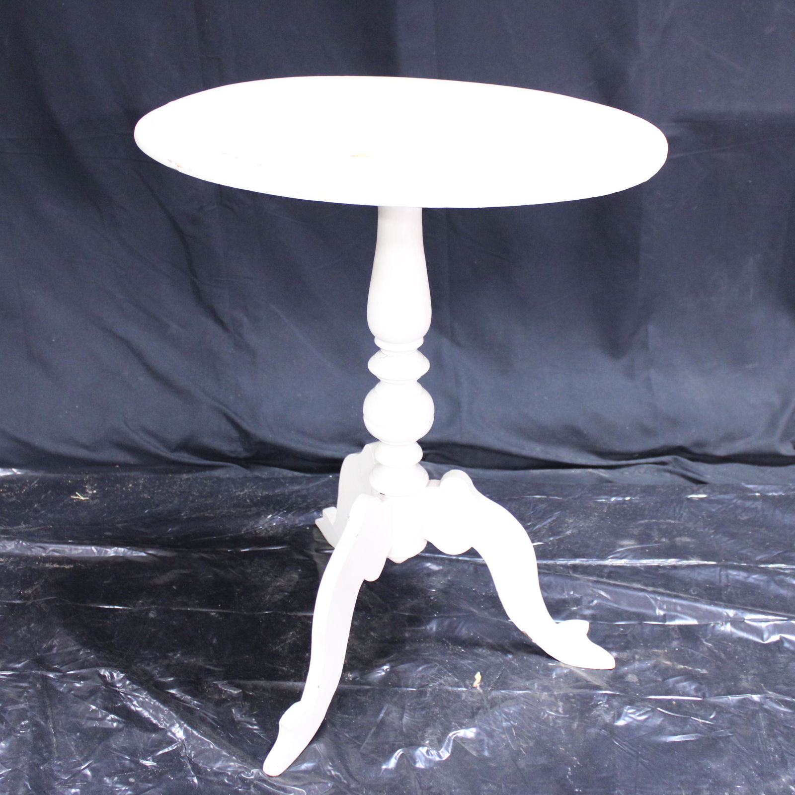 Swedish Painted White Pedestal Table (1 of 3)