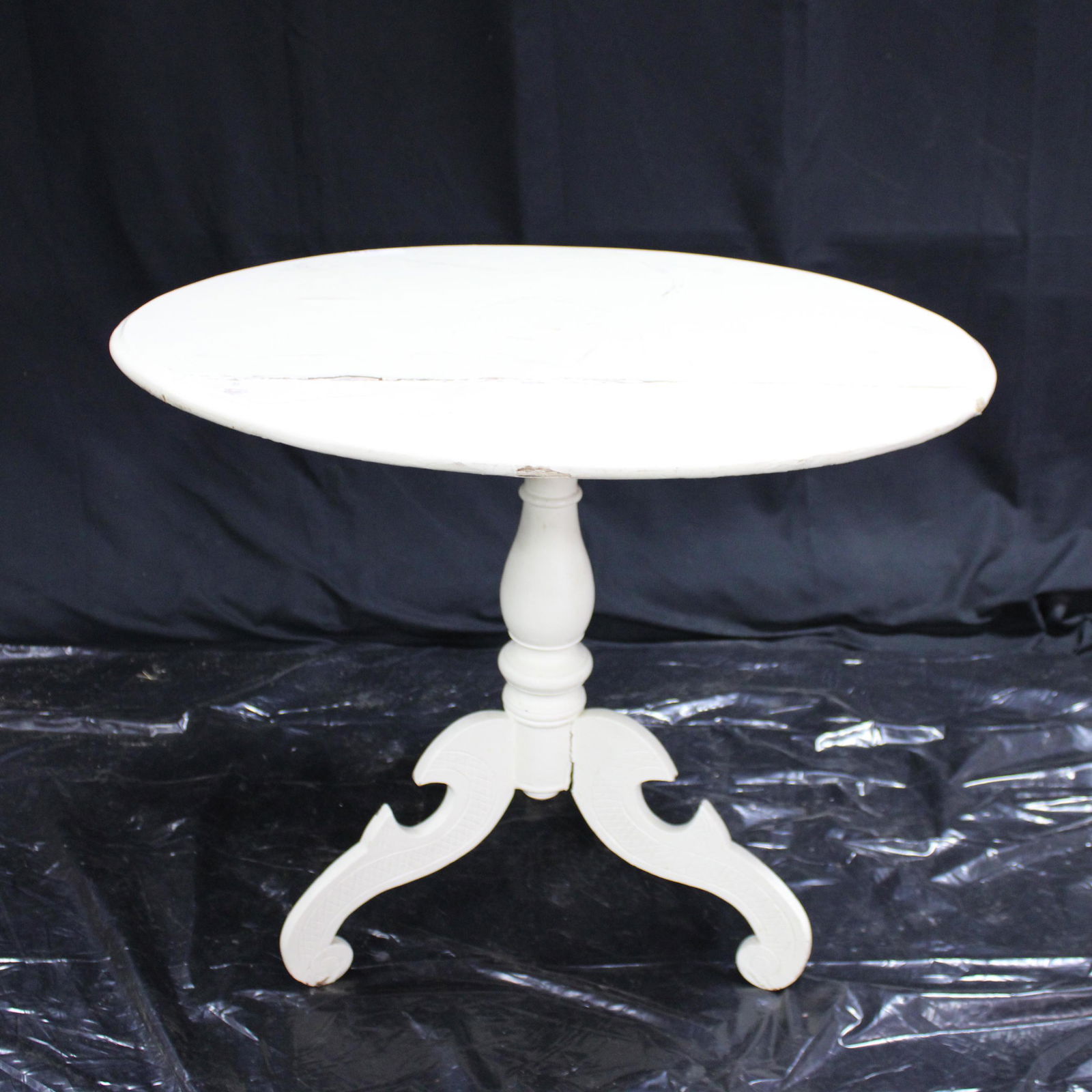 Swedish Painted Oval Pedestal Table (1 of 5)
