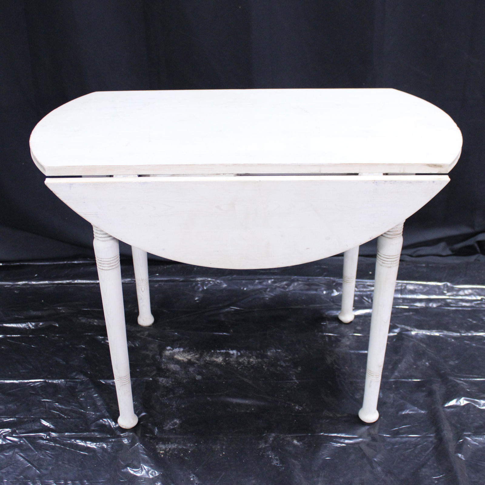 Swedish Painted Drop Leaf Table (1 of 4)