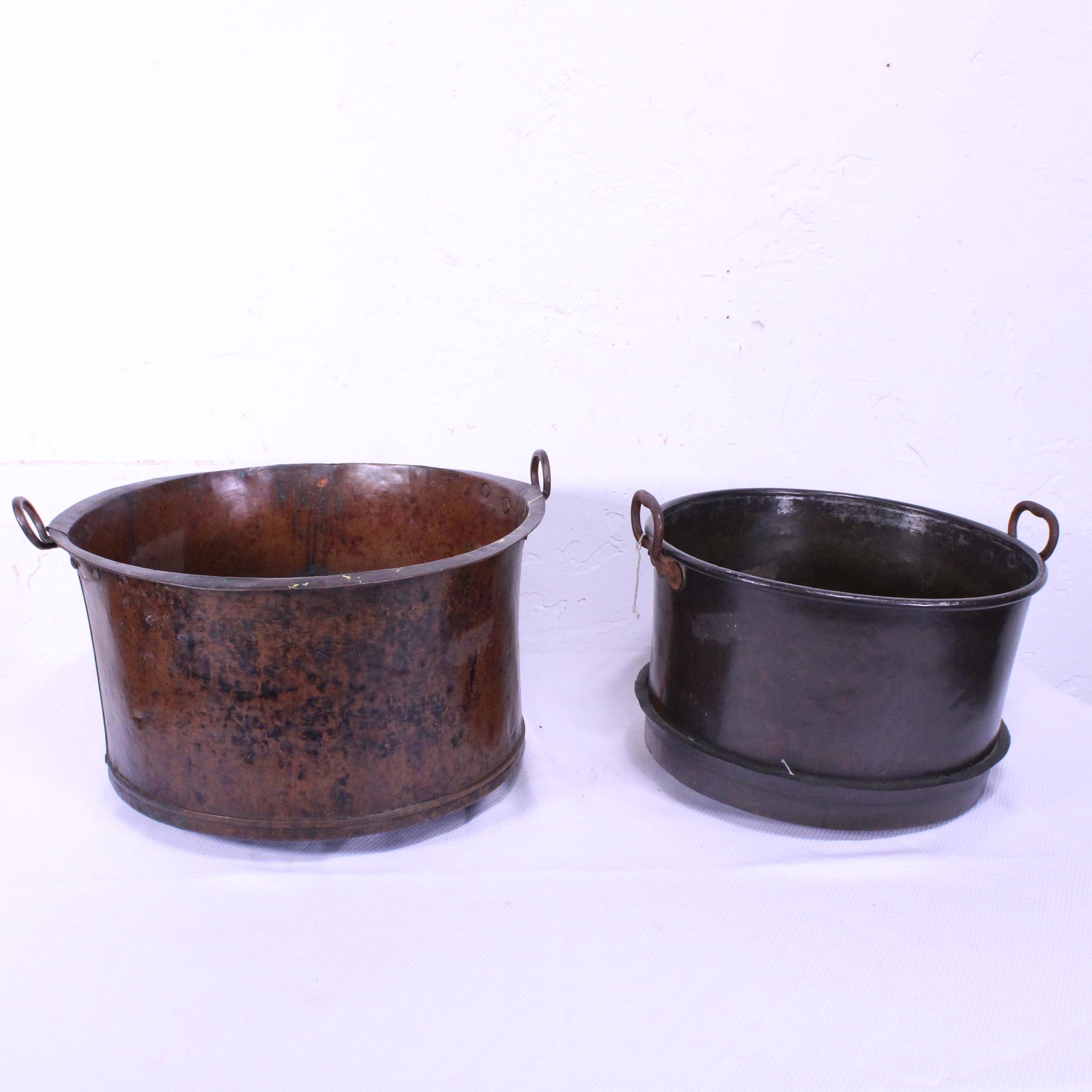 2 Medium Copper Pots with Handles (1 of 5)