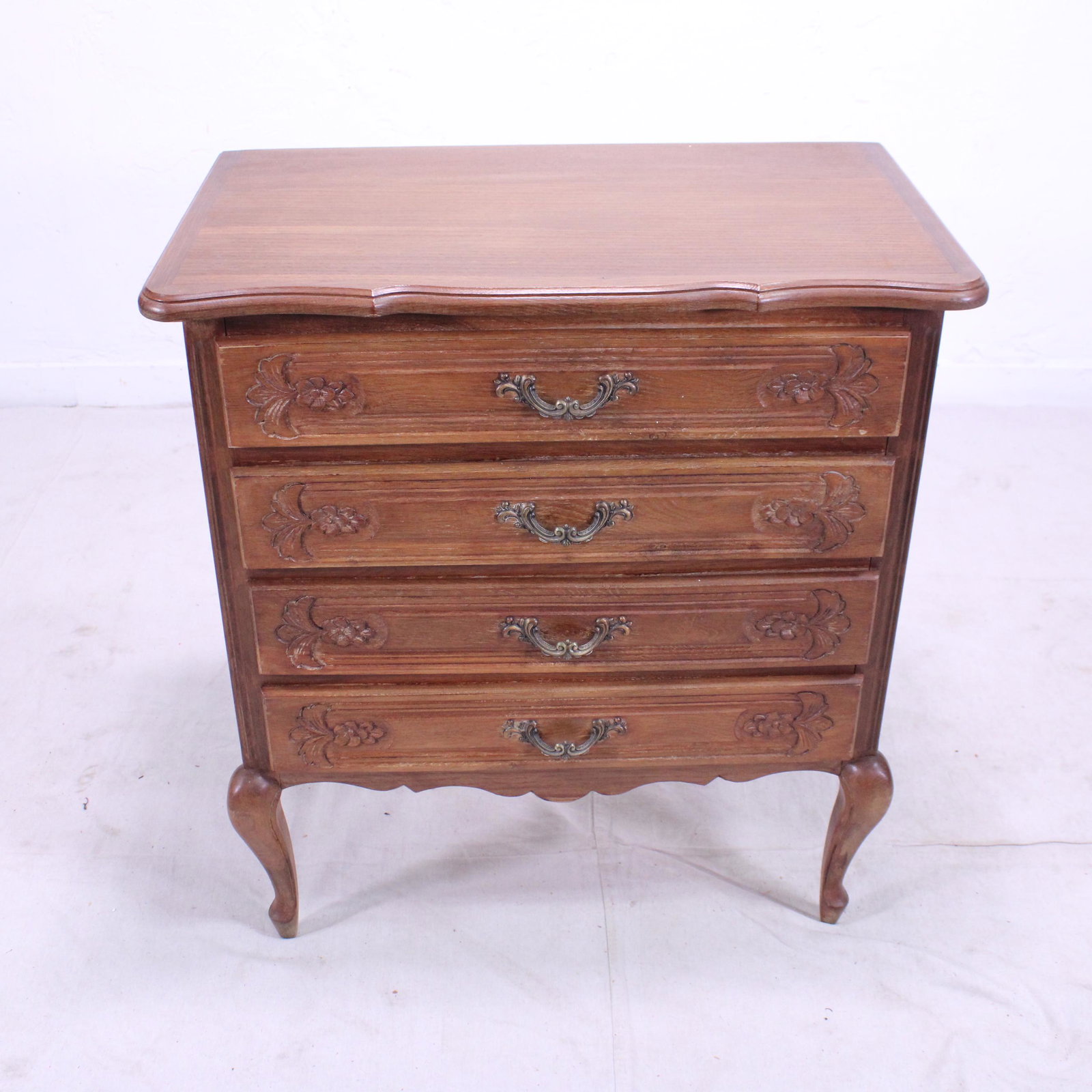 Country French 4 Drawer Commode: Country French 4 Drawer Commode. 31 in tall x 27 x 17