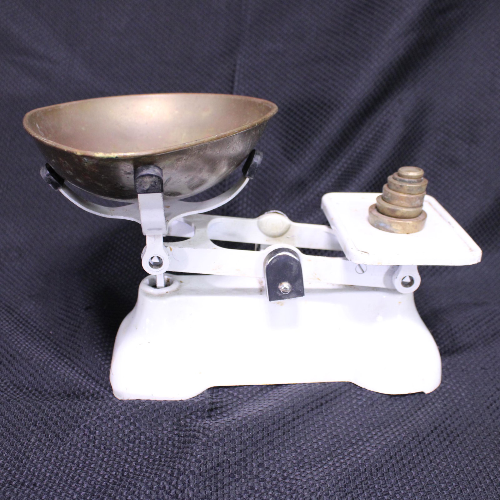 White British Scale with Weights (1 of 3)