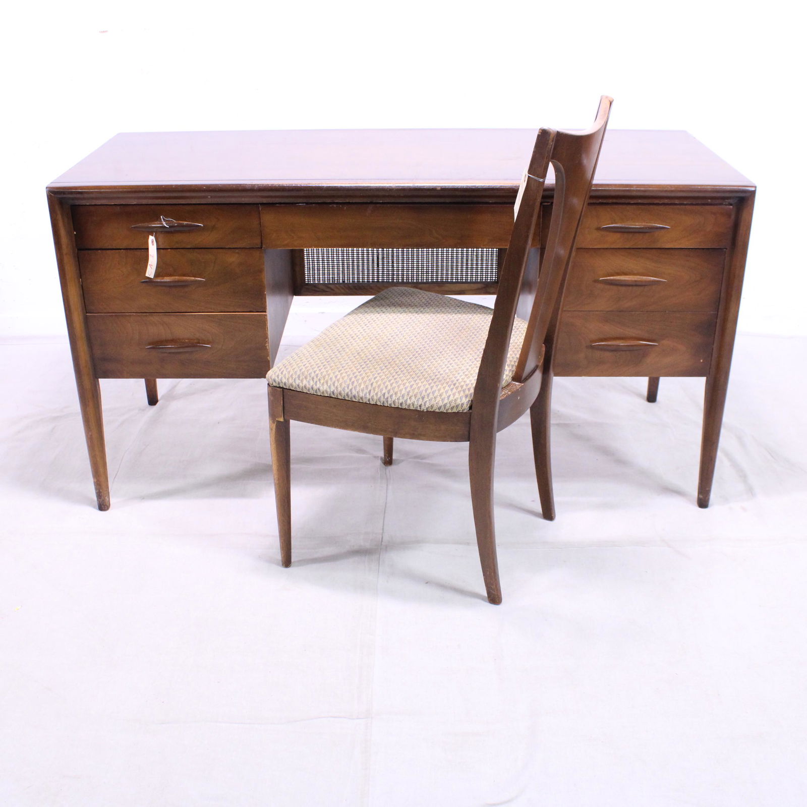 Broyhill emphasis desk deals